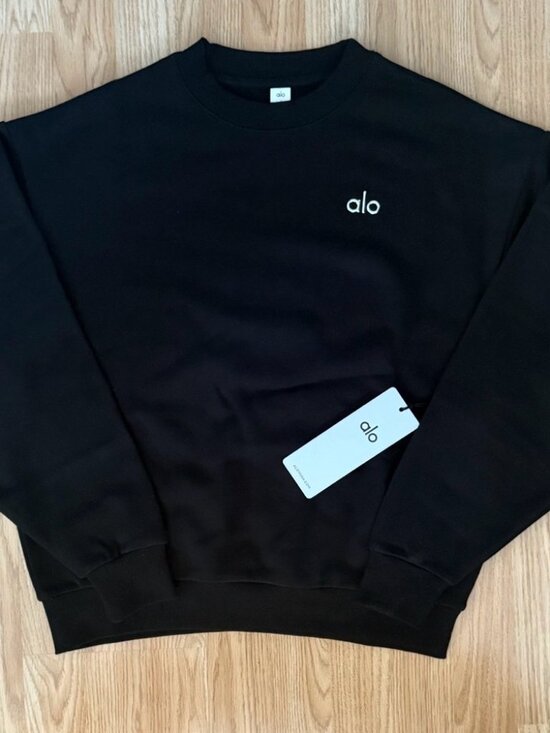 Alo Yoga Tops - NEW Alo Yoga Accolade Crew Neck Pullover Black